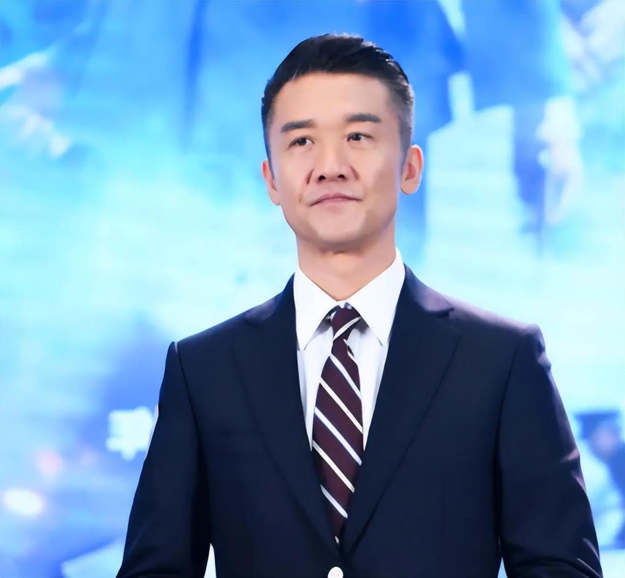 2011年，黄志忠把自己在北京的两套千万房产、200万存款和名下所有车，一把塞给