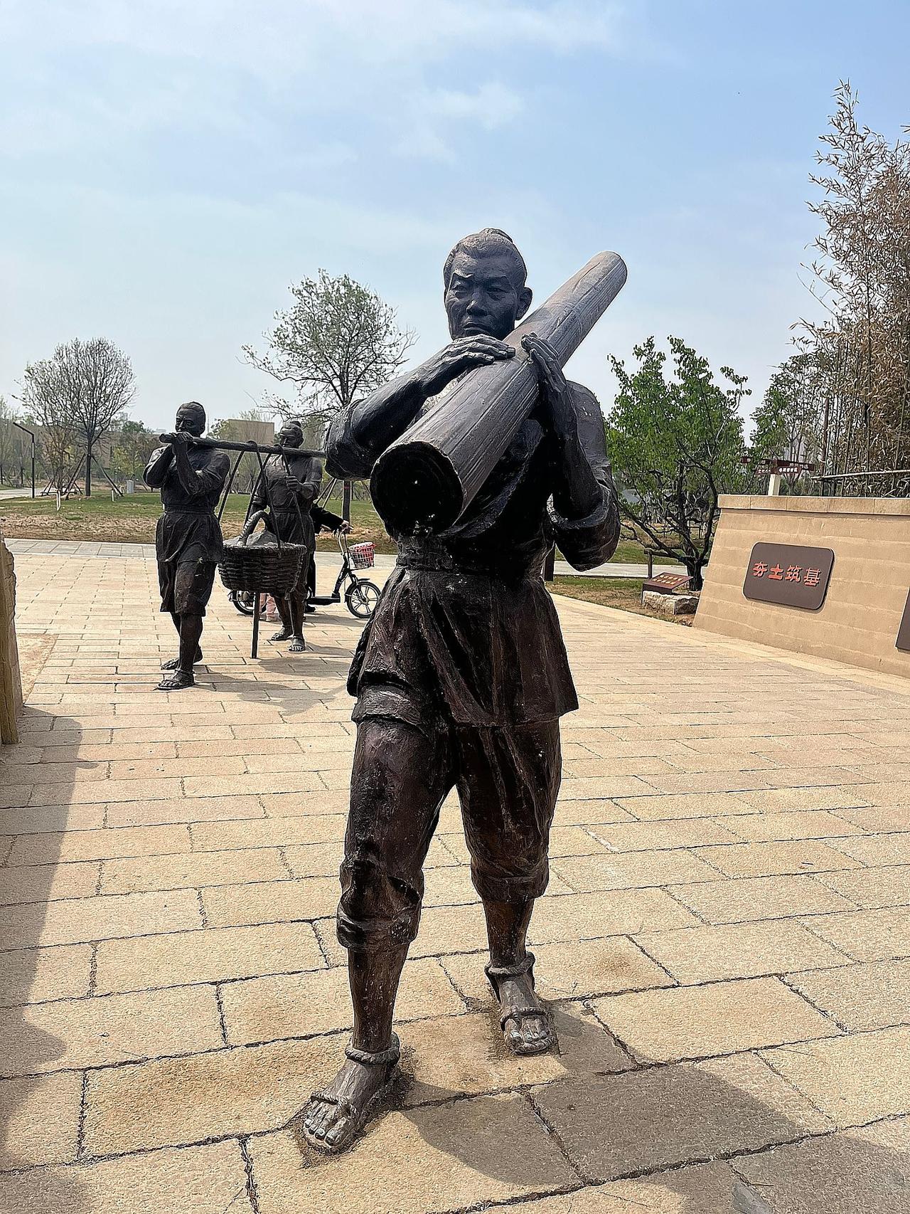 成年人的世界里要知道个真相，我们是不纠结对错，他们只关心利益的交换。

当你的认