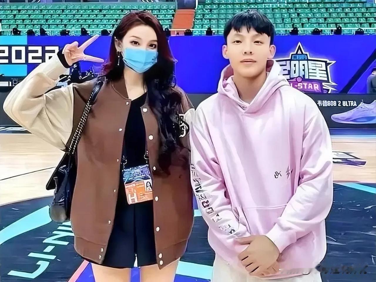 对此众多球迷持有不同看法，主要分为两大类，第一种是严厉斥责运动员参与赌球行为，要