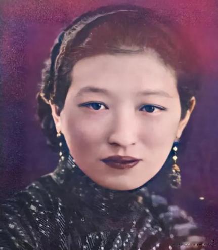 1949年，晚清首富盛宣怀的小女儿盛方颐，在上海一出租屋内离世。临死前，她穷困潦