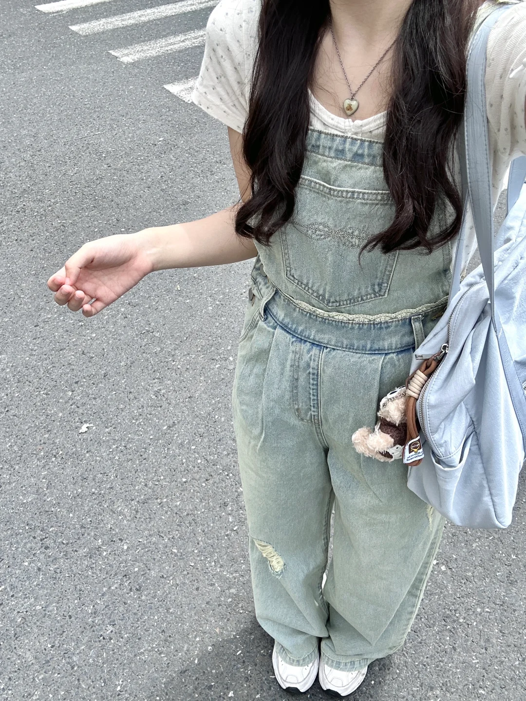 Bm三粒扣碎花短袖和蕾丝背带裤好甜！！