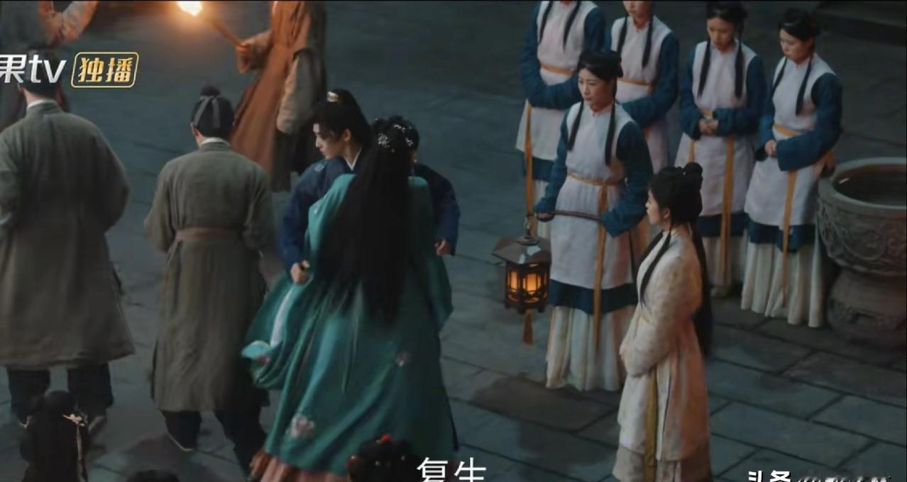 杀他的人，可能延长了他三分钟生命。
刀捅进去时，杨鼎成的脉搏自己就要停了。
贺星