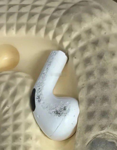 丢失了两周的耳机终于找到了 