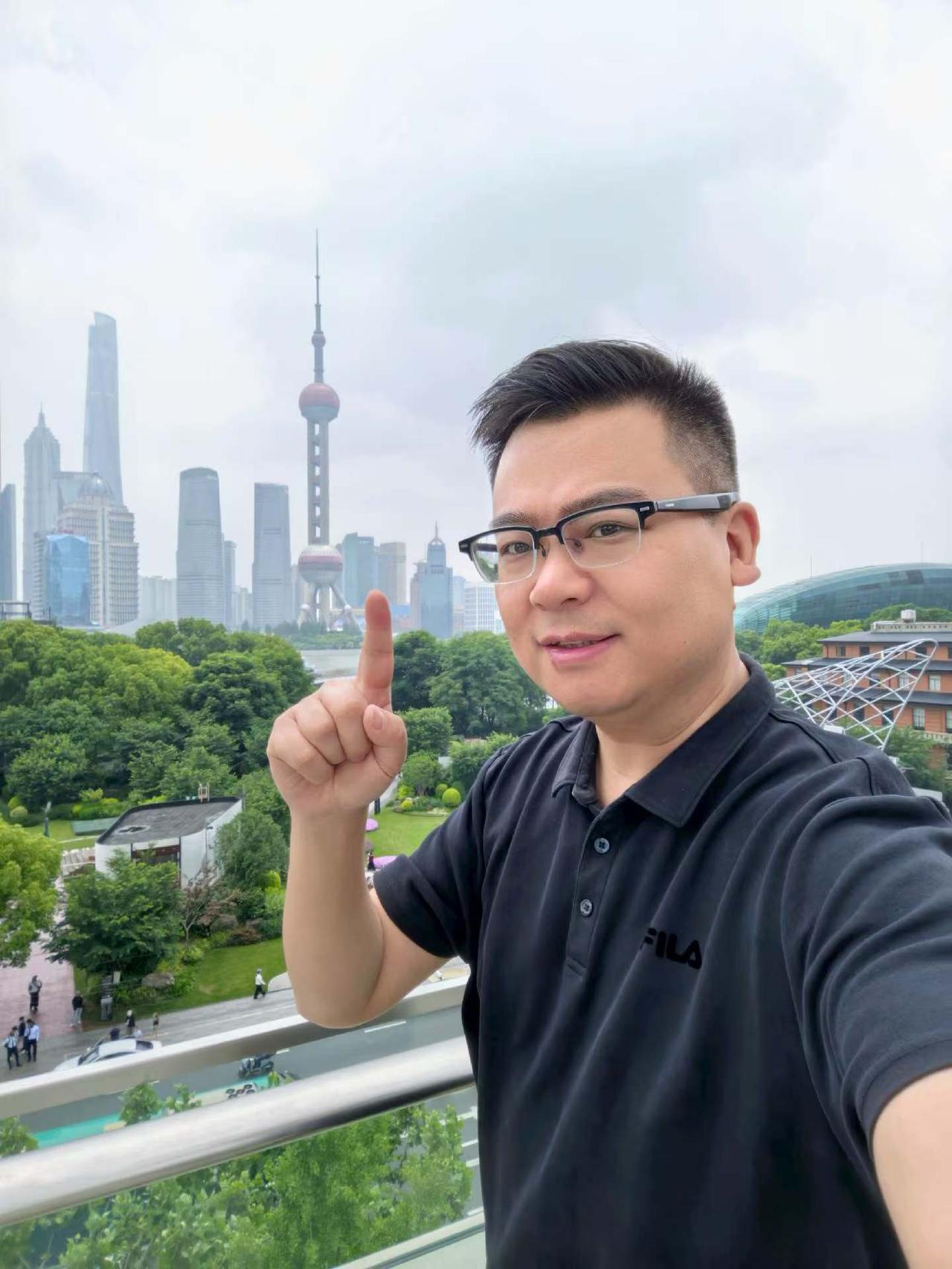 数据通信创新，同样永不止步。走进知名的上海建筑设计研究院，在这里看到建筑设计师们