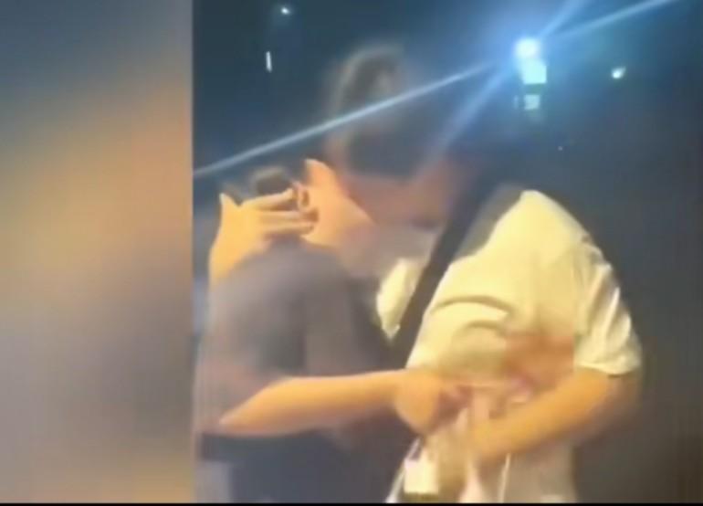 以后和女人吵架，男人都可以用图中小伙的“招”，不信你试试！