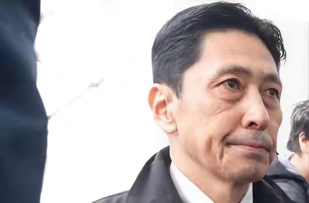 果不其然。

据多家媒体报道，日本政府代表在北京的公开场合突然宣布了“立场未变”