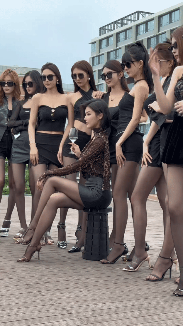 如何成为女儿国的王？[灵光一闪]