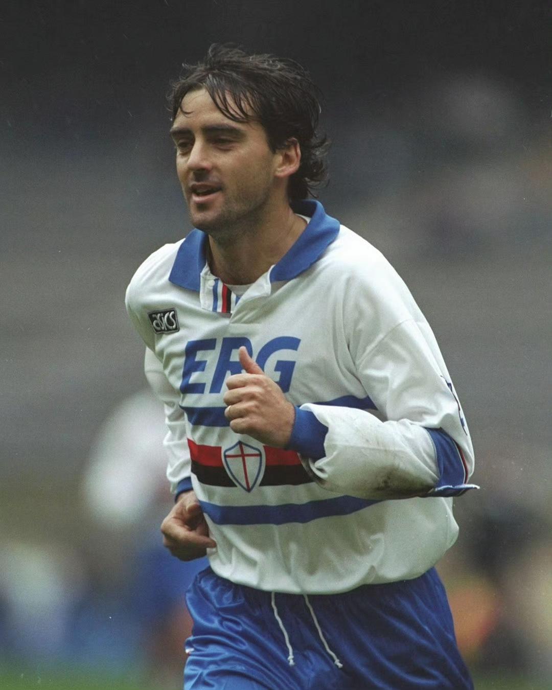 🇮🇹
感谢你为意大利带来的最后荣耀
虽然你后期犯了老糊涂的病
生日快乐