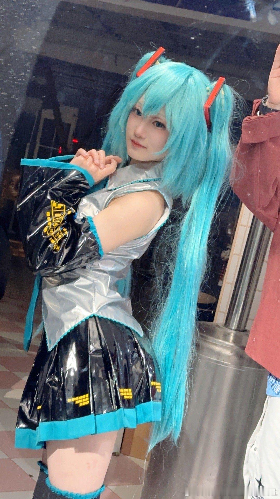 #初音未来[超话]# 是云婳的MIKU酱. 感觉也还蛮适合镜音铃的.码一波.  