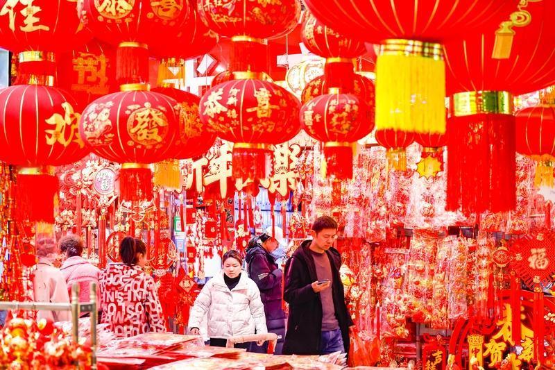 最近各地年货市场那叫一个热闹，真的是供销两旺！就拿我家这边的市场来说，一进去那就