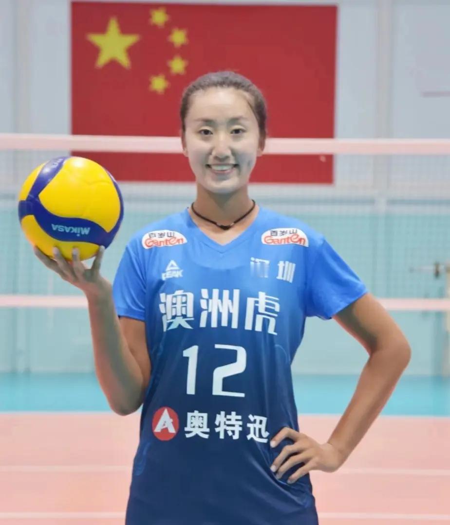 第十五届全运会 沙滩排球已经进入8强争夺阶段，代表天津出战女沙的是老将杨琳琳和白