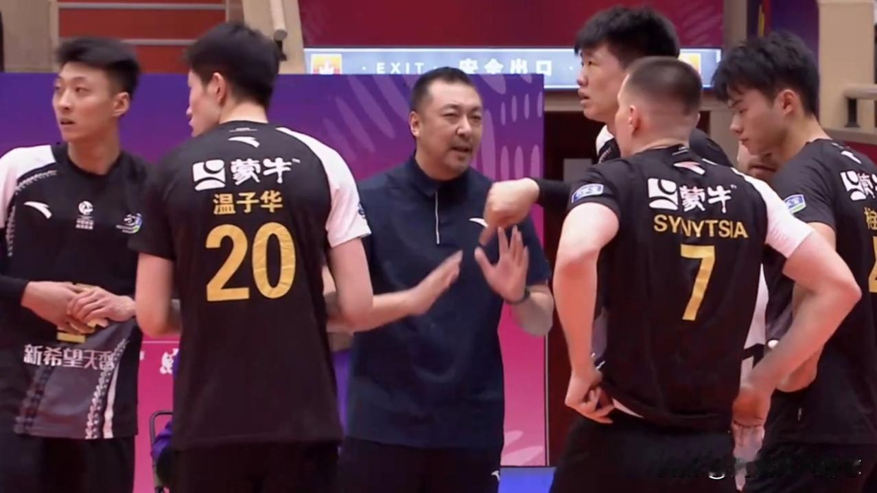 男排第十一轮：保定队大逆转，3-2战胜天津；广东队止连败，3-2力克浙江；辽宁队