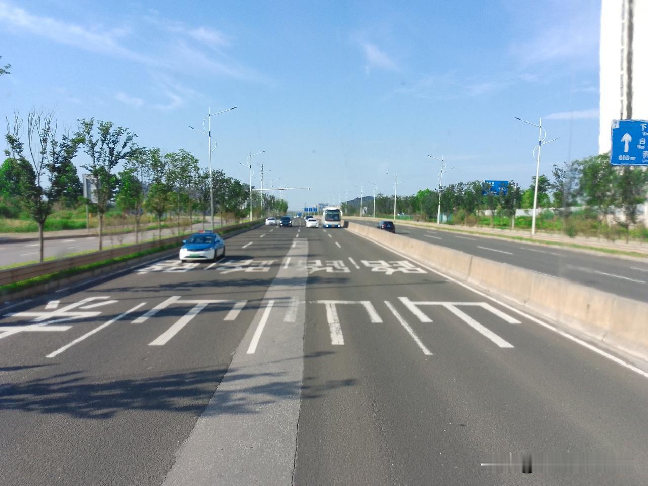 自从长潭西高速南往北封路，湘潭河西去长沙就不能再走高速，潭州大道也就成了替代选择