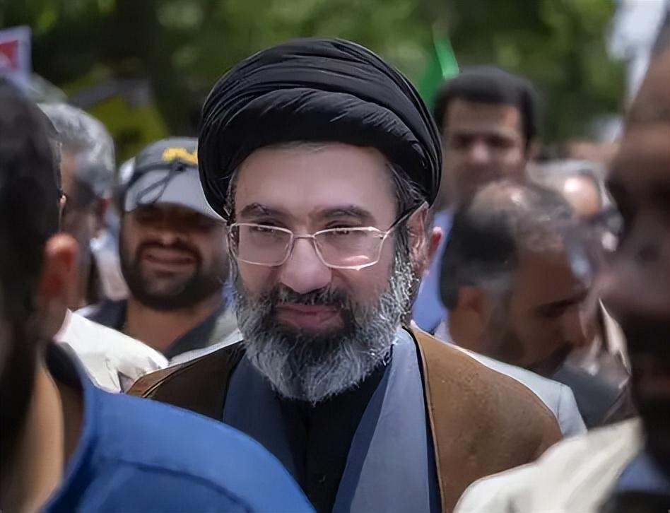 特朗普最想要的，是那种一拳下去对面立马失衡的效果。可伊朗这次偏偏没按剧本走，三周