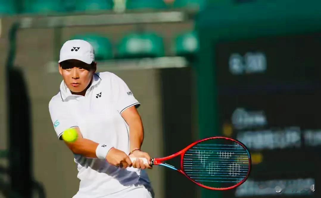 💔白卓璇温网女单一轮游！刚结束的女单首轮比赛，从资格赛突围的白卓璇（NO.95