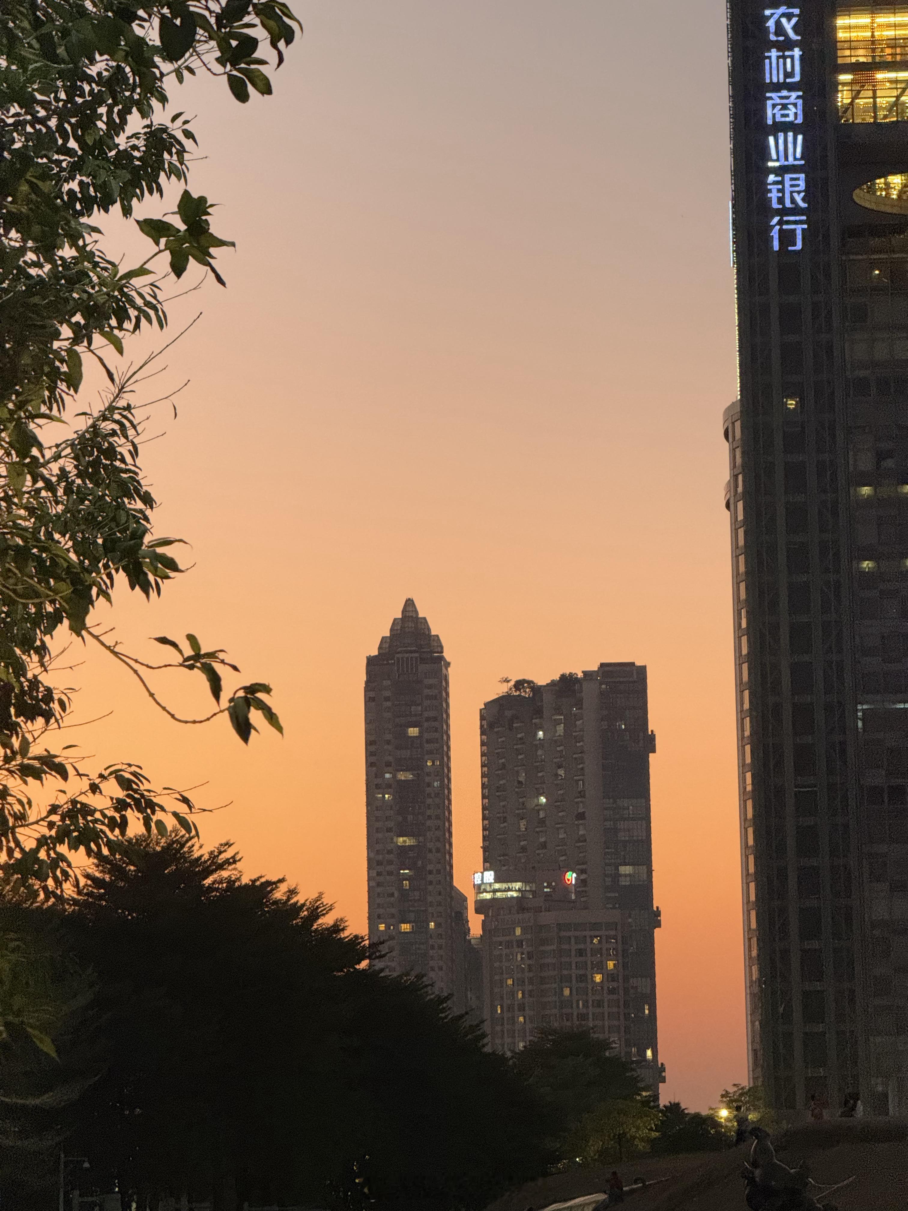 在广州呆了12年居然是因为第一次参加蔚来NIO Day才第一次进来海心沙的内场[