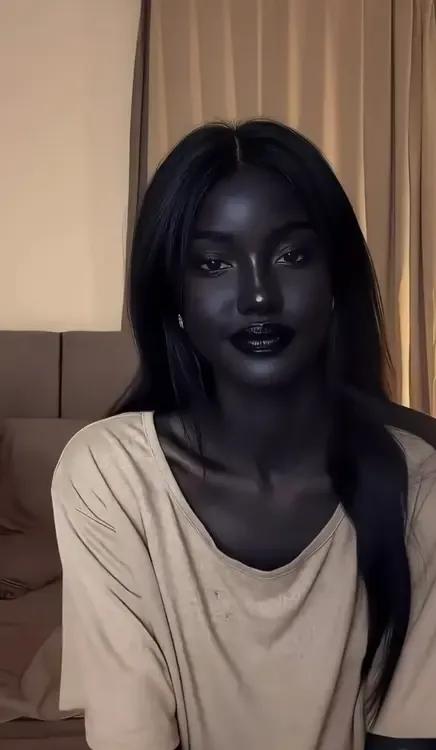 美人不分肤色，黑妹子你喜欢吗？