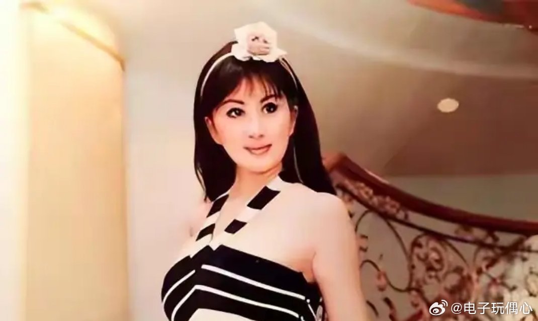 中国第一美妇有多美？坐牢离婚拍三级片，还因太美被克林顿接见 