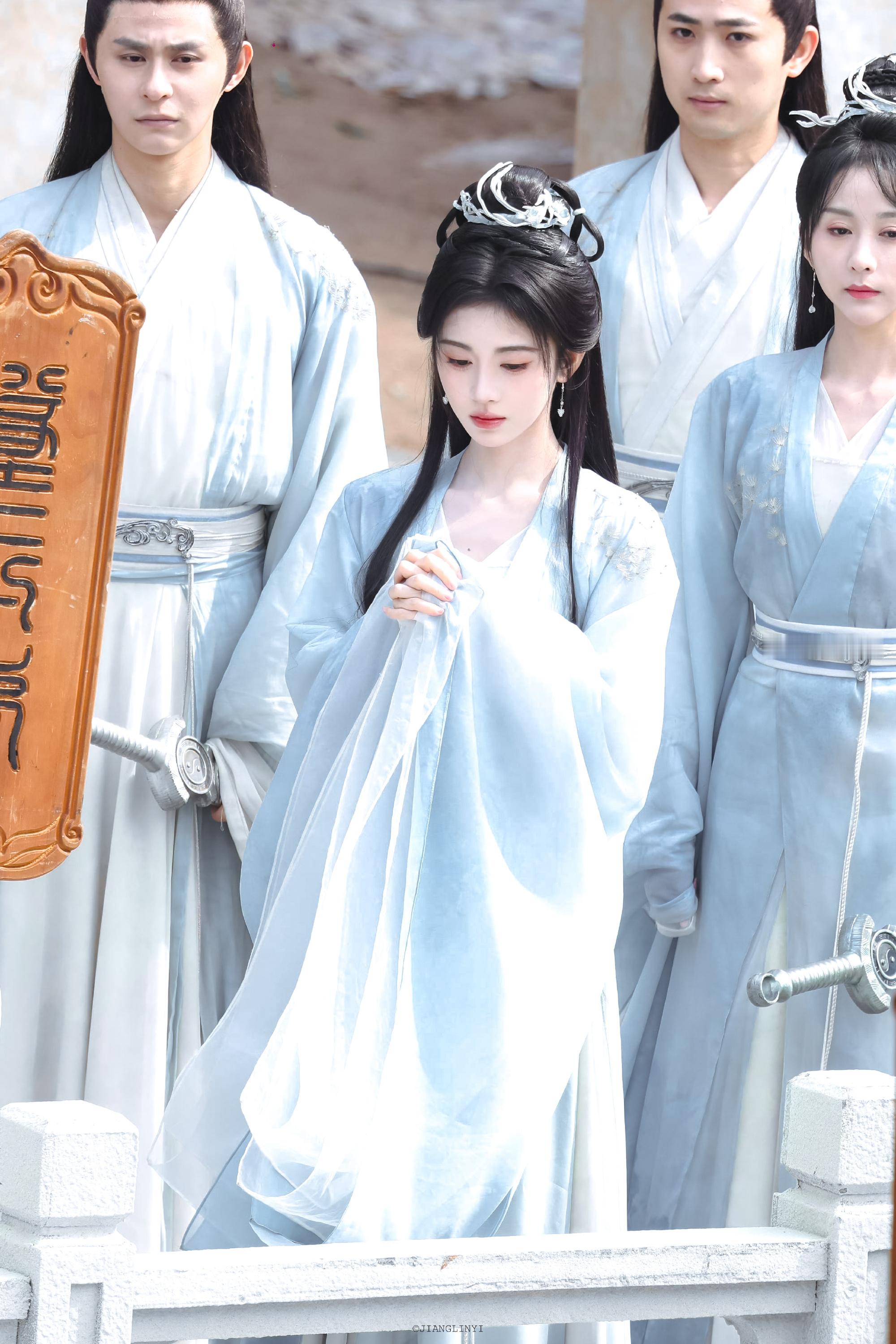 jjy鞠婧祎姜黎非jjy鞠婧祎千香喜欢听歌喜欢想你=^_^=