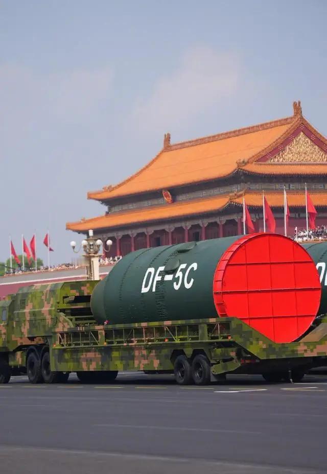 美国专家表示，一旦美方向着中方开战，不管是核武器还是航母等各种先进武器，中方都会