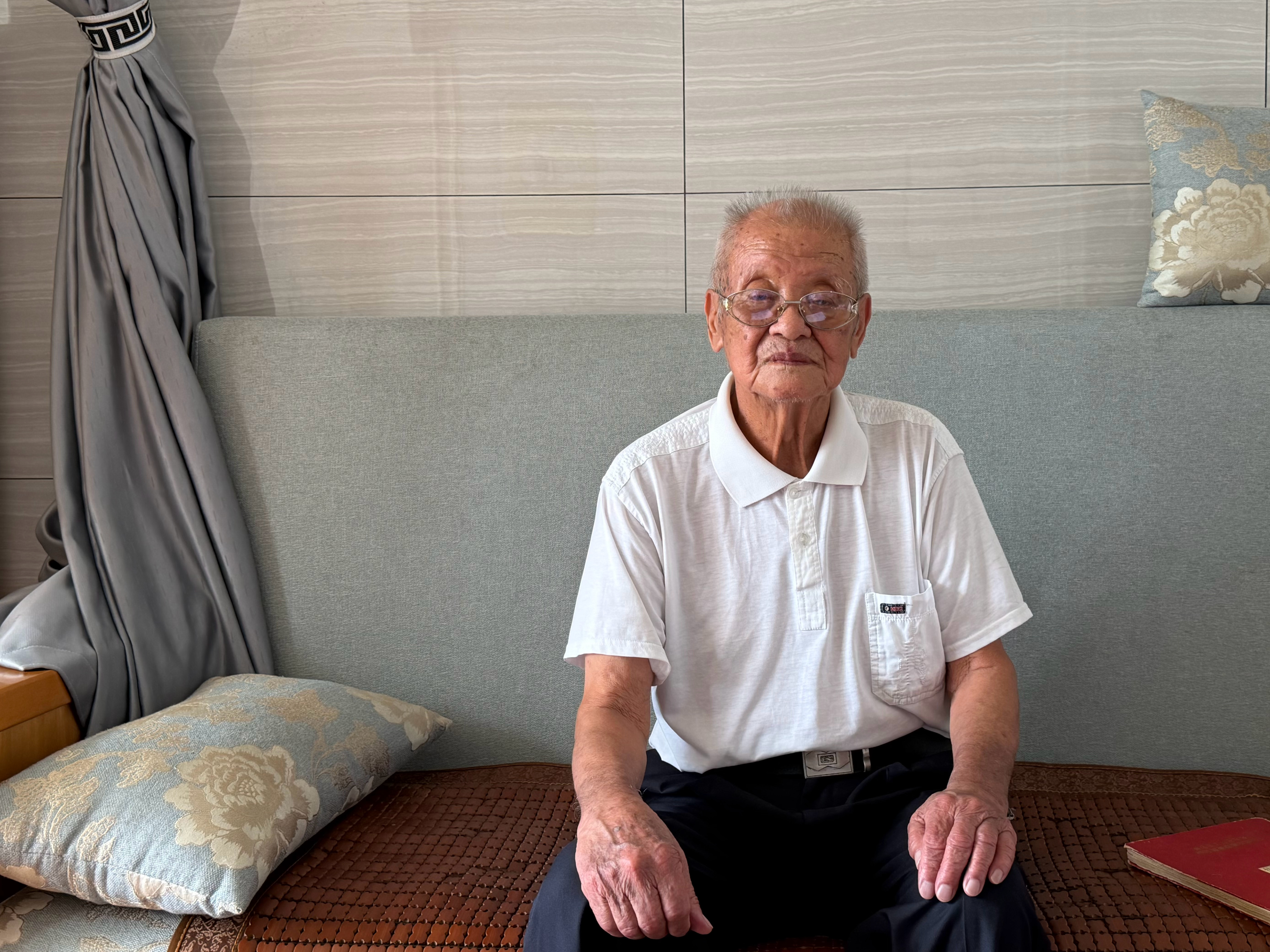 今天特地到永定看望95岁的老同志陈元顺，我再三跟他说：“我今天来看您，是因为三个