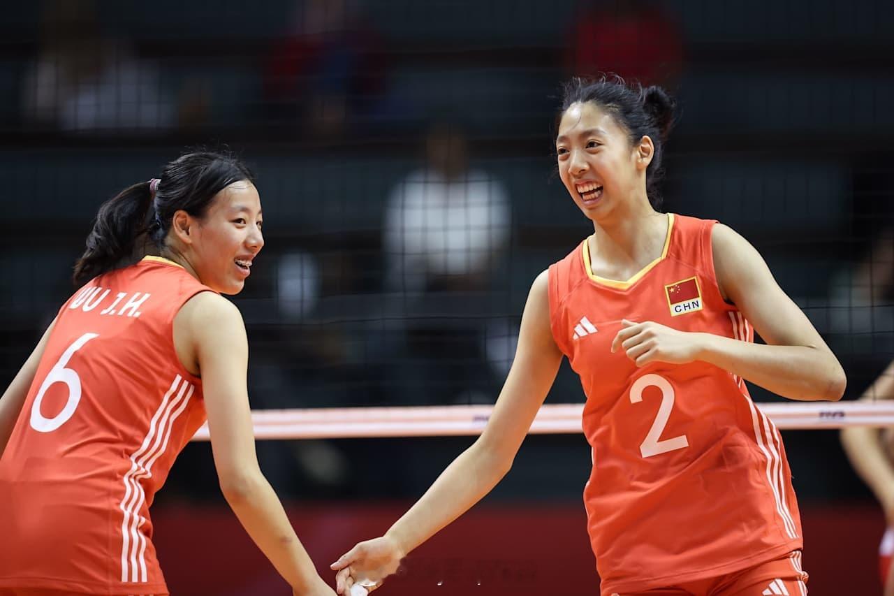【U21女排世锦赛中国3-1波兰 获得第五名】国际排坛战报速递8月17日印尼泗水