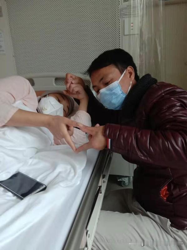 两人乞讨相恋5年挣32万 分手陷纠纷 这乞讨界的“爱恨情仇”真是让人惊掉下巴！贵