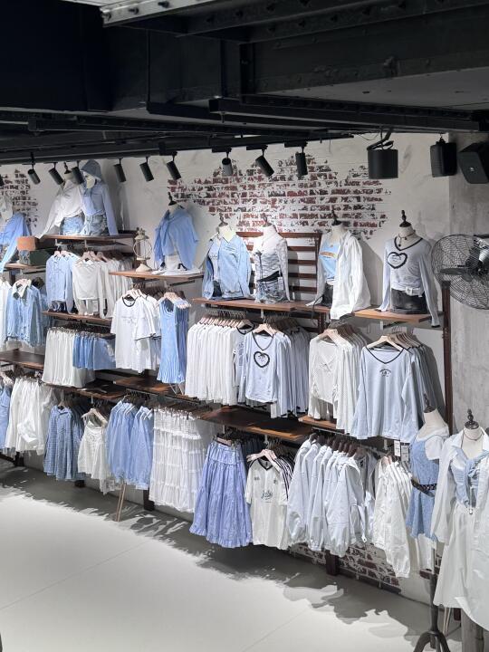果然来北京不用带衣服…🛍️奶fufu的好可爱！！