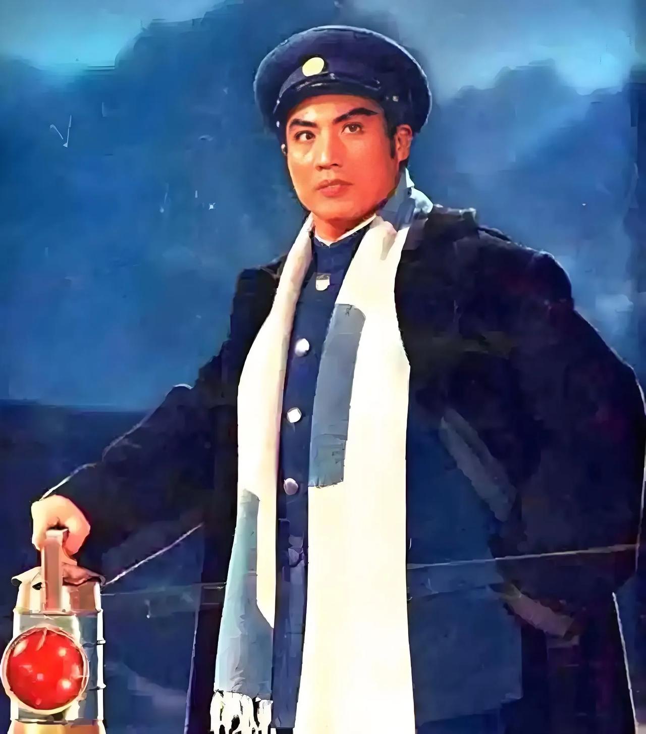 在“现代京剧”中尤为突出的应该是红灯记、沙家浜、智取威虎山和杜鹃山了。
“现代京