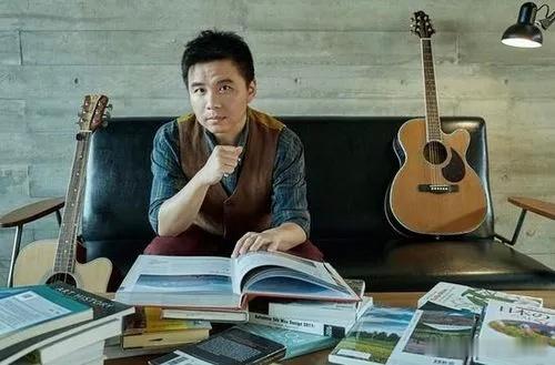 北京五道口贝利来了中国团队为世界杯决赛种草节目里的聊球氛围轻松又热闹，有着五道口