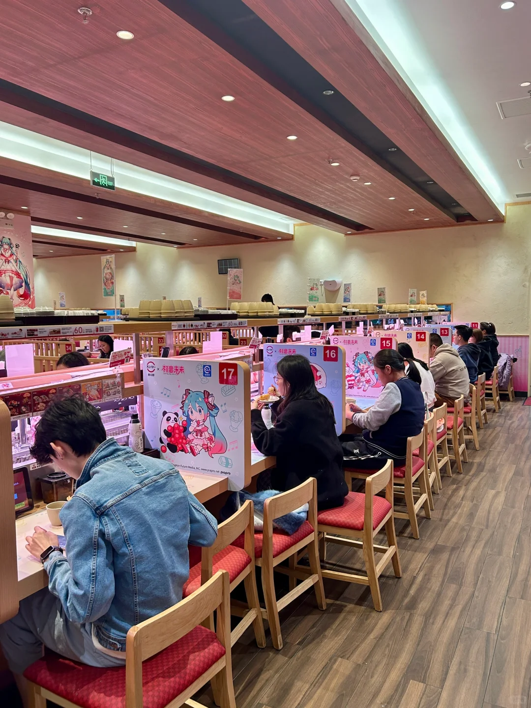 在深圳！终于也有初音的主题店了🥹