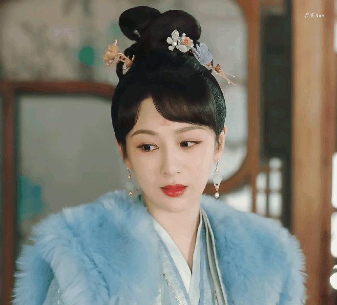 杨紫凭借古偶《长相思》提名白玉兰最佳女主角，为何三连爆的成毅武侠大男主《莲花楼》