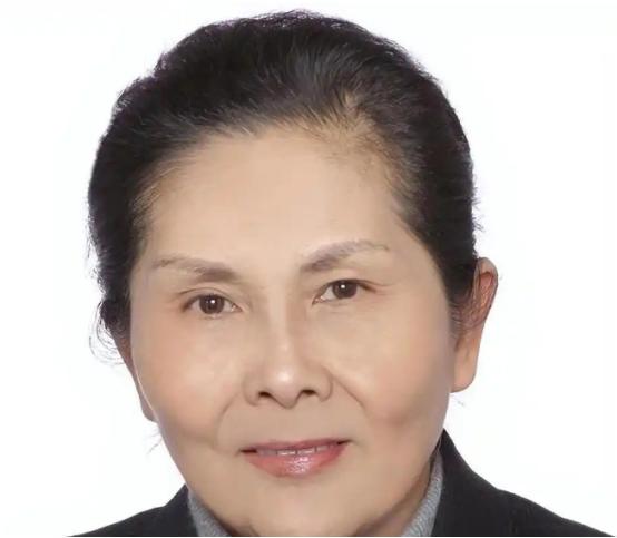 我国顶尖半导体教授李爱珍，申请中科院院士被淘汰，不料2007年，她竟然摇身一变成