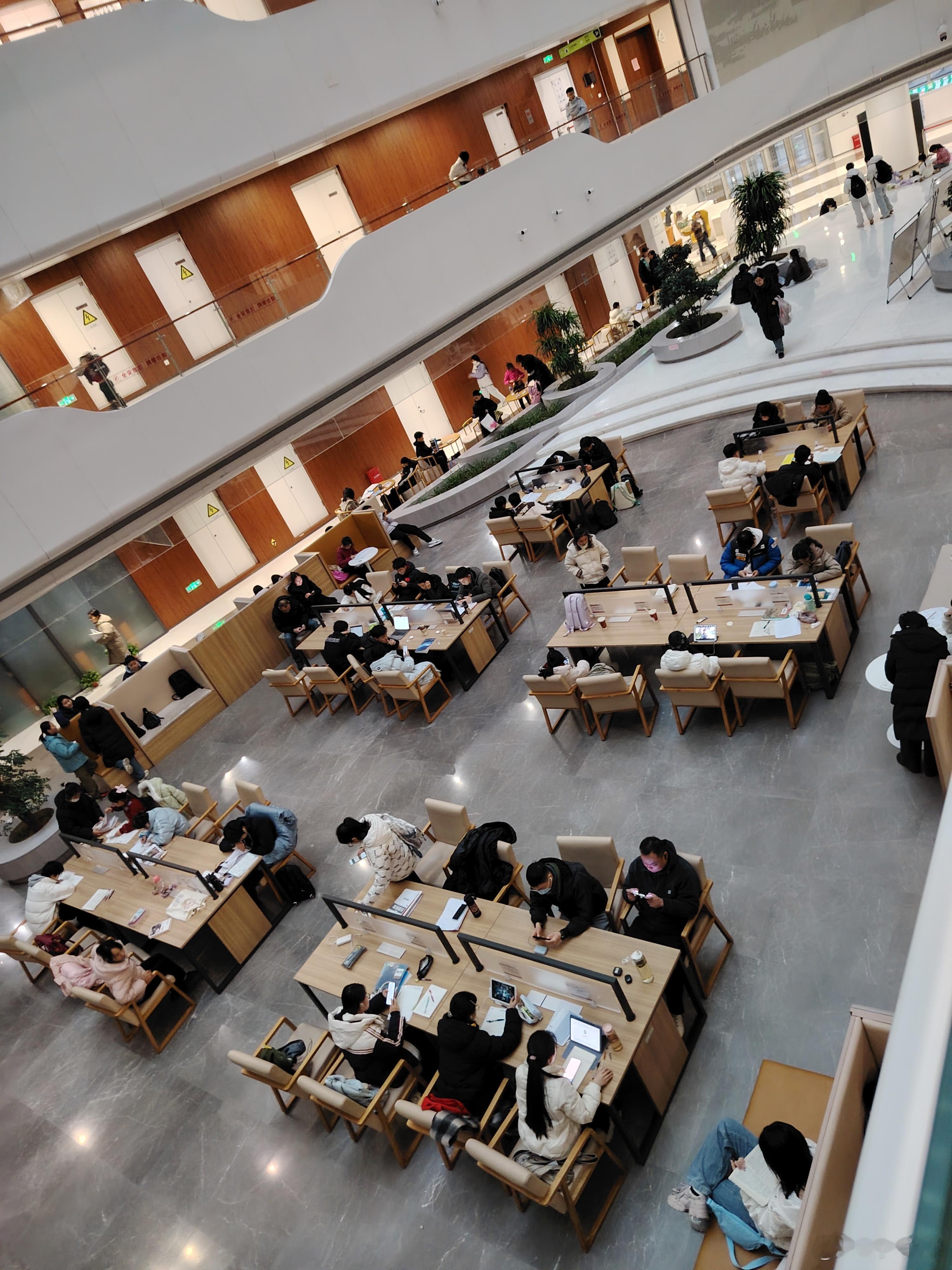 这里真是个好地方，带孩子来一趟，好歹心平气和回家来了。鸡飞狗跳的补习，终究是曾经