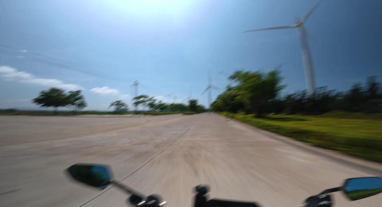 DAY3️⃣，东方→三亚（198km） 我们需要很多的阳光来晒干过往的潮湿摩托车