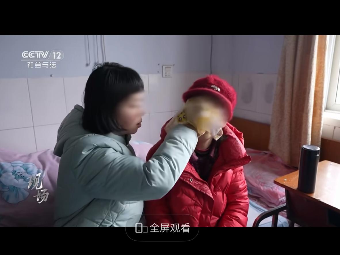 前几天刷到个新闻，心都凉了半截。台湾一个游客团在韩国旅游，导游要求大家必须在指定