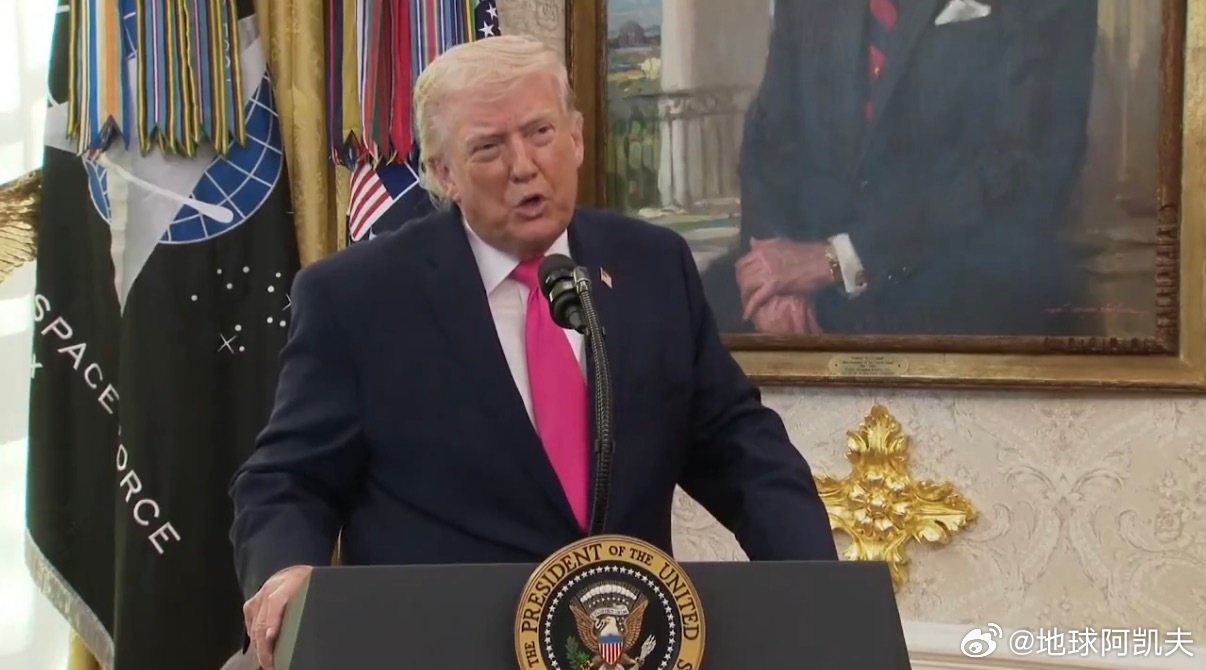 ‼️假新闻记者：“是什么让你信任伊朗？！”特朗普：“我不信任任何人。我不信任你。