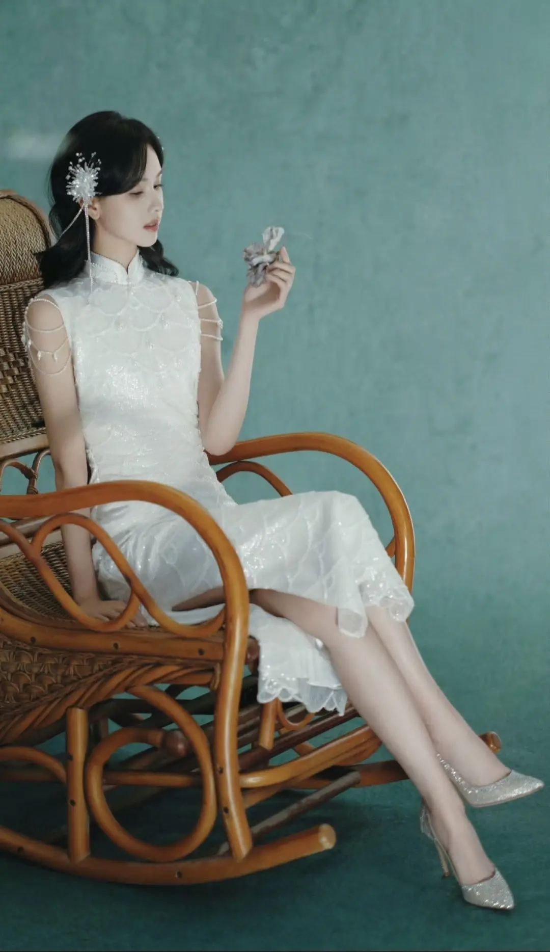 陈都灵。