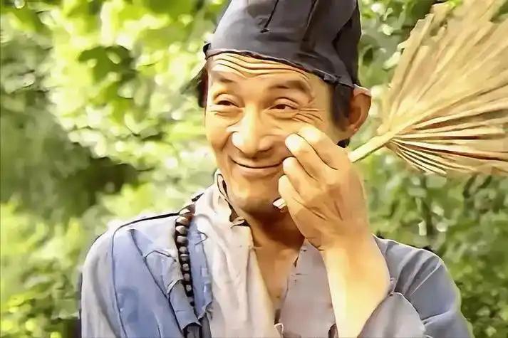 济公在灵隐寺疯疯癫癫过了一百年，临圆寂前，方丈忍不住问他，你到底为什么装疯？
 