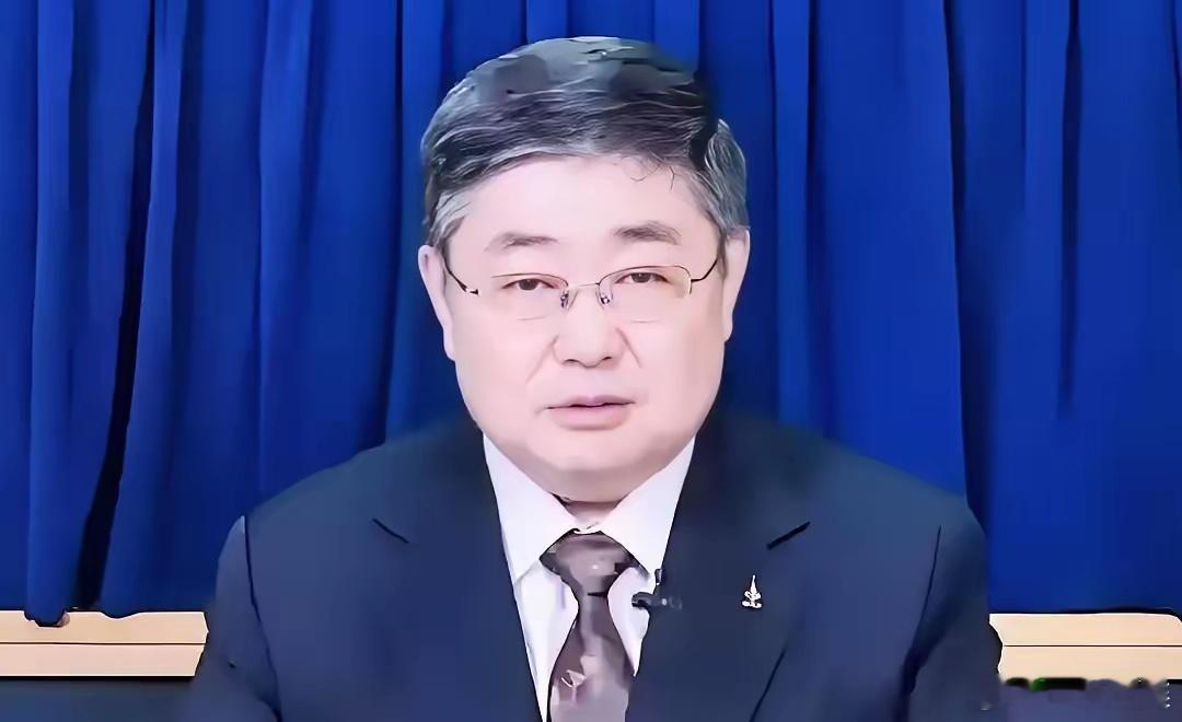 小舰长吕礼诗表示：我很尊敬高志凯老师，但是他说的马德雷山号坐滩仁爱礁27年，必须