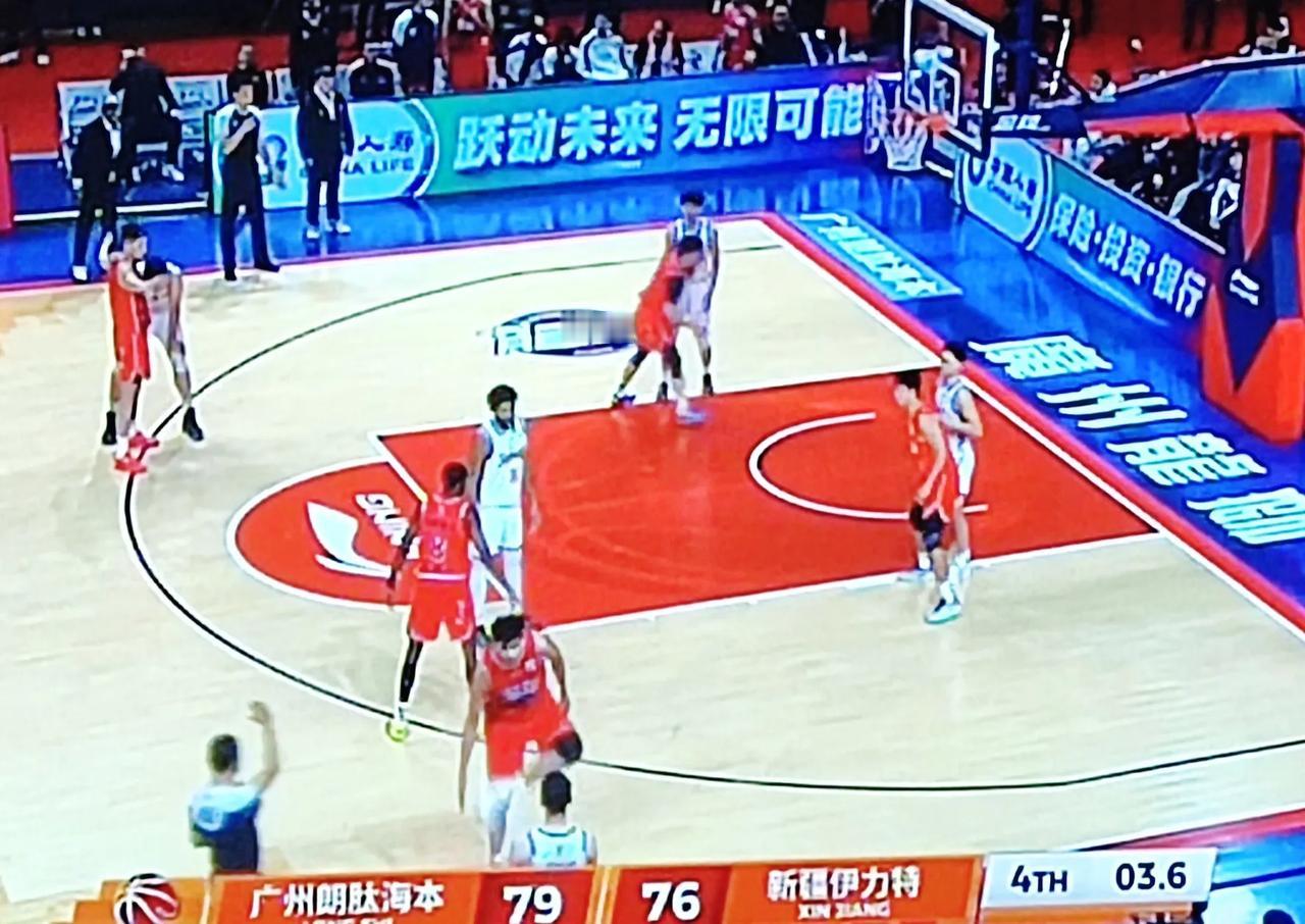 CBA其实今年最大黑马应算广州和宁波队，
刚刚结束的比赛广州主场79-76拿下新