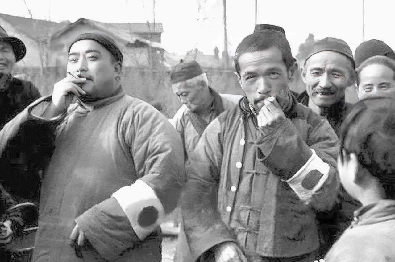 历史上的十大汉奸如下：

中行说：西汉文帝时期的宦官，因不愿随汉室公主去匈奴和亲