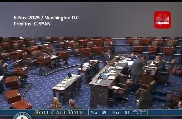 那天晚上我正窝在沙发里刷手机，手指划拉过几条国际新闻推送，突然停在了这条消息上。