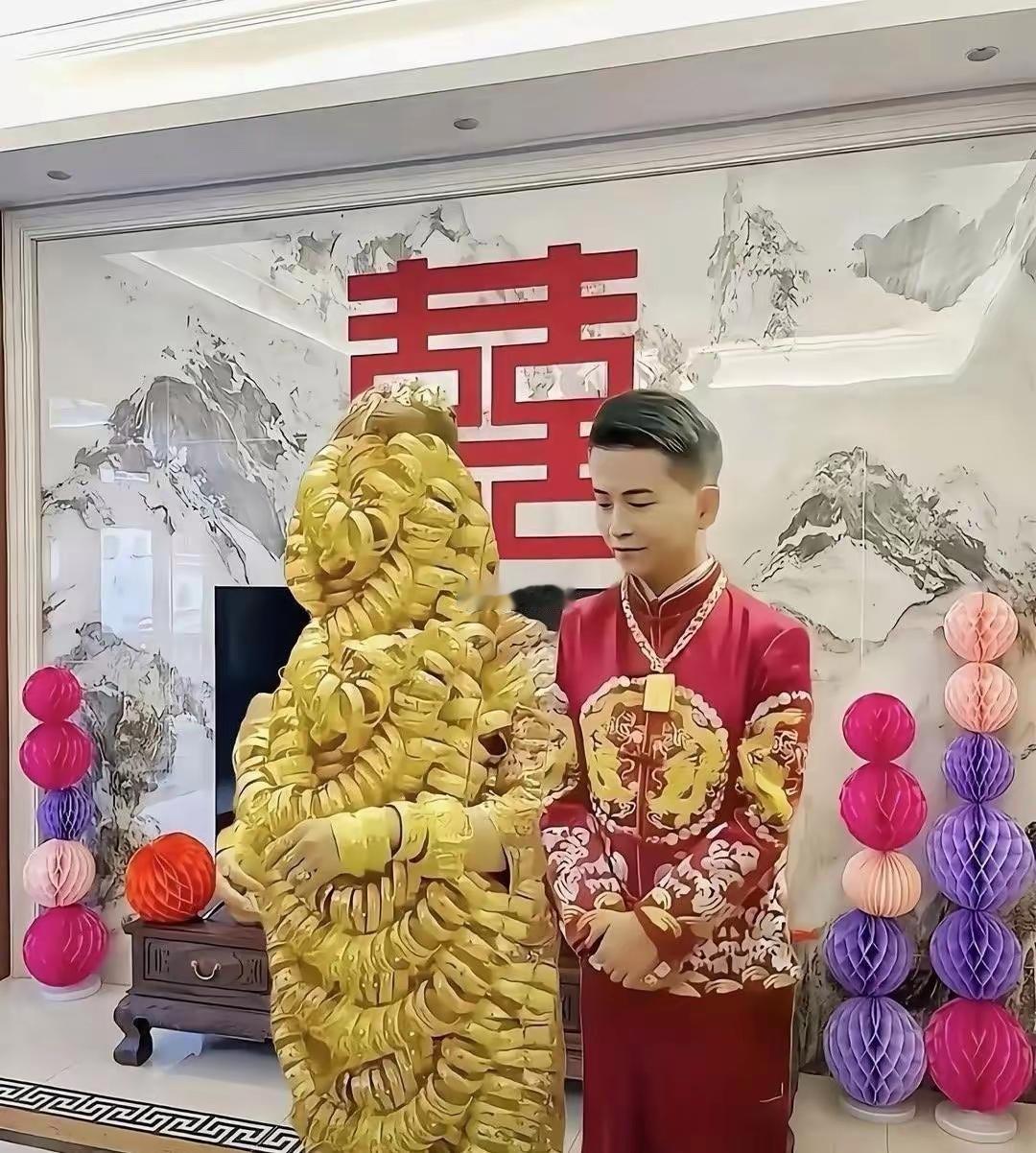 身体上挂一挂我感觉没什么，头上也挂成这样，我感觉我是真真的接受不了！

有些地区