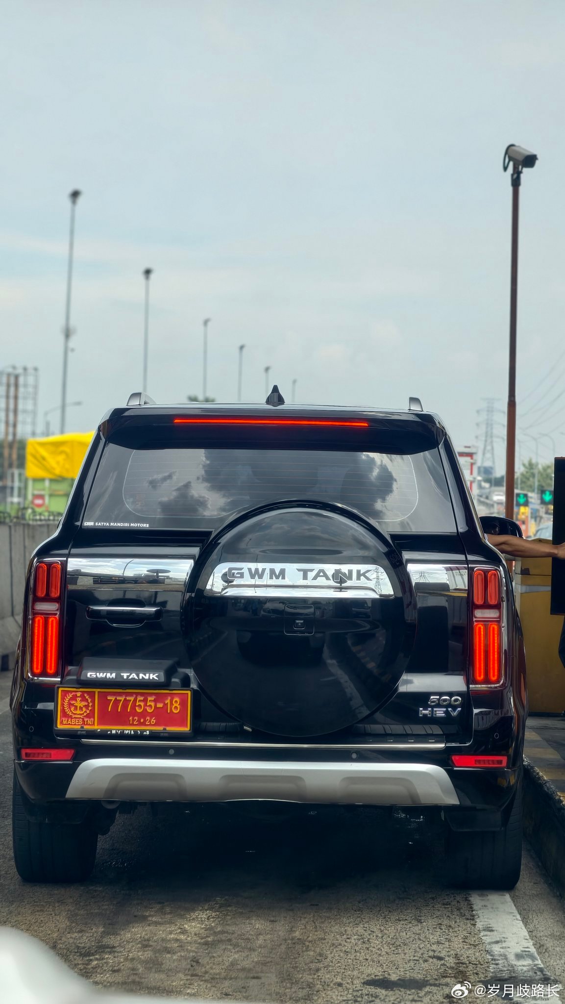 全球范围内的坦克500时不时挂上一些特殊的牌照以符合他的中庸之道我与汽车的日常中