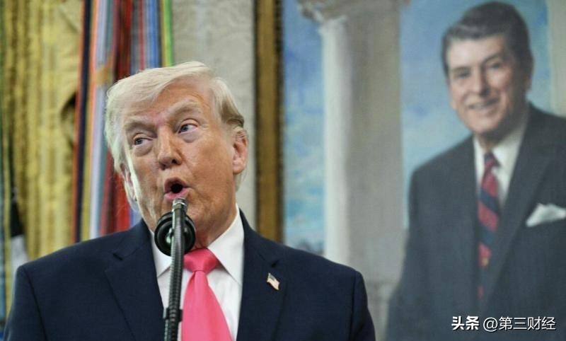 “我更愿意相信伊朗，而不是我们自己的总统。”

这句话，出自美国前中央情报局局长