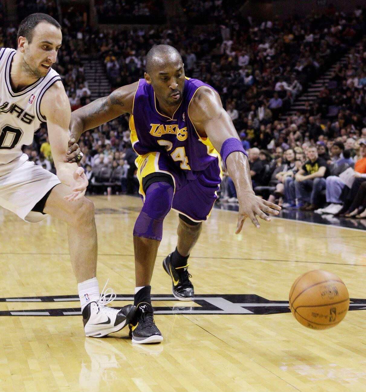 Kobe Bryant ：小马！ 你踩我脚了 球权给我 要不我就开启丁文元模式了