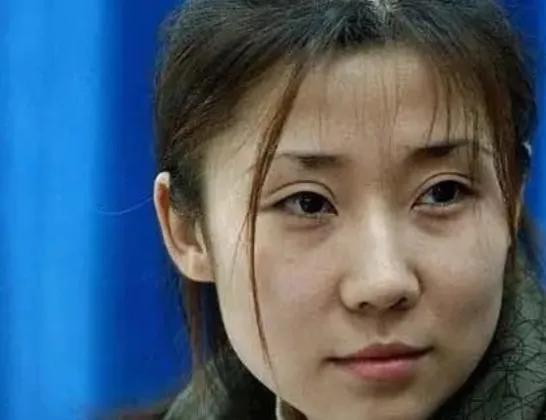 路遥的女儿，在路遥拼命写作的日子里，女儿给了他很多的安慰。在他的文章中，多次出现