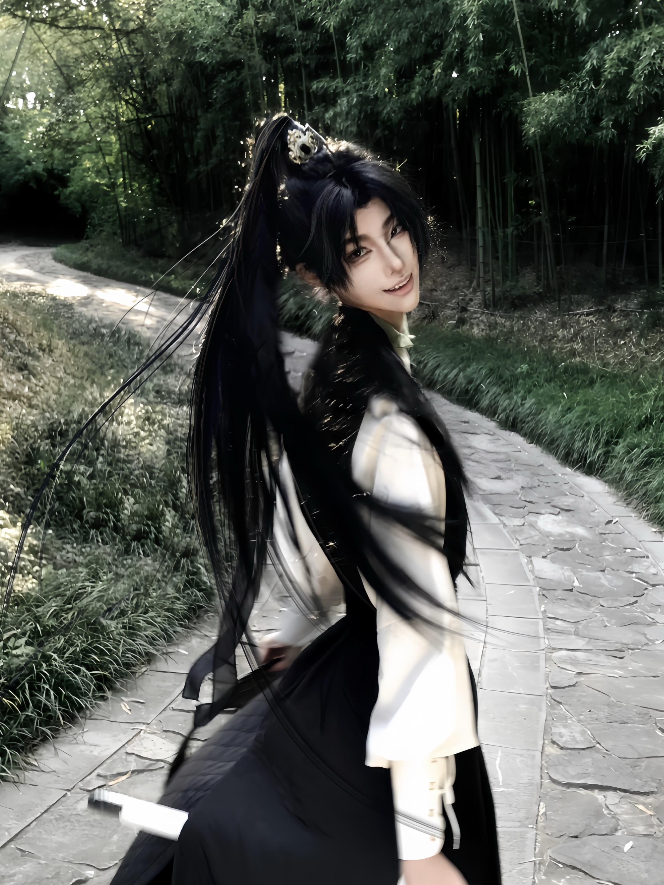 我拈来一缕春风 春风也沉醉。