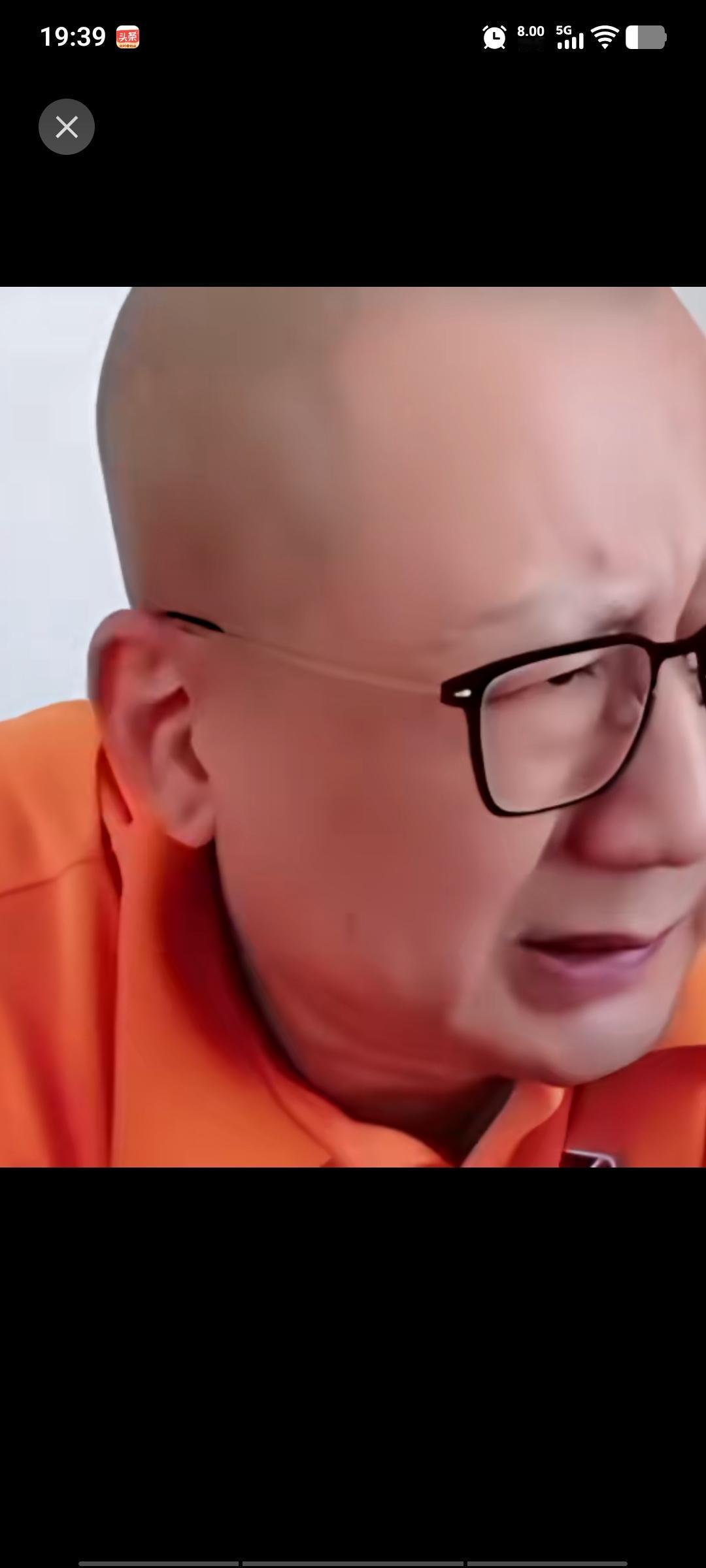 针对平台永久封禁钱程、隋意账号一事，老汪在直播间发表评论：你们跟我说了之后，我去